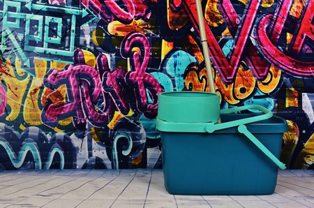 Enlèvement et nettoyage de graffiti àà Laval, Montréal, Rive-Sud, Rive-Nord, Laurentides, Lanaudière / Nettoyage Haute Pression à Laval