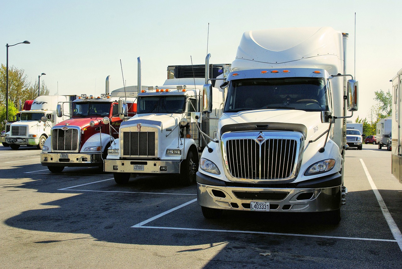 Service de nettoyage mobile de camion lourd et machineries lourdes à Montréal, Laval, Rive-Sud, Rive-Nord, Laurentides, Lanaudière / Nettoyage Haute pression de Laval