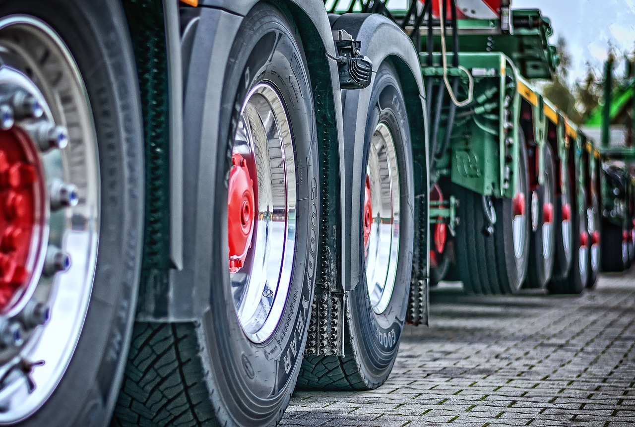 Service de nettoyage mobile de camion lourd et machineries lourdes à Montréal, Laval, Rive-Sud, Rive-Nord, Laurentides, Lanaudière / Nettoyage Haute pression de Laval