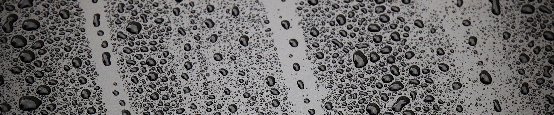 Lavage à pression Lanaudière offre un service de nettoyage exterieur à haute pression à eau chaude de toiture, de gouttière, d’auvent, de pavé-uni, de graffiti, de maison et bâtiment résidentiel, commercial et industriel dans Lanaudière et ses environs / Lavage à Pression Lanaudière